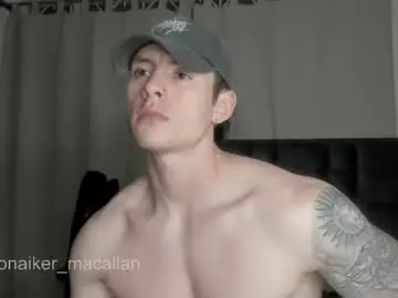 Chaturbate Live Sex Cam of jhonny_macallan