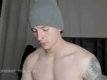 Chaturbate Live Sex Cam of jhonny_macallan