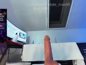 Chaturbate Free Porn Cam of petals_rose99