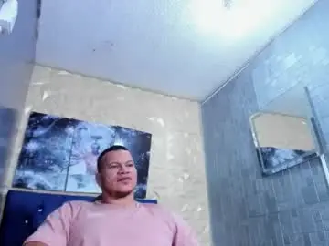 Chaturbate Live Sex Cam of tyleer_scot