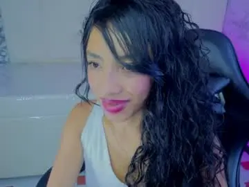 Chaturbate Live Sex Cam of adarasuri_v