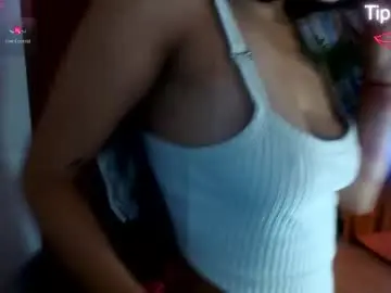Chaturbate Live Sex Cam of corall_tay1