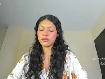 Chaturbate Live Sex Cam of sophie_moo