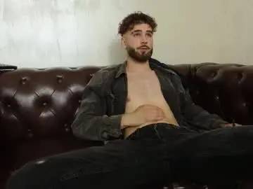 Chaturbate Watch Live Sex Cams of kyloeast
