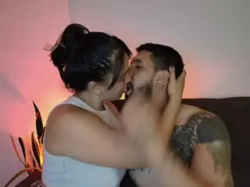 Chaturbate Live Sex Cam of alyssia_wolds_1
