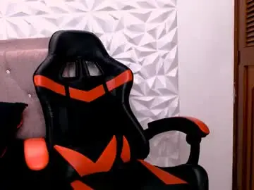 Chaturbate Adult Webcams of carolinelover_35