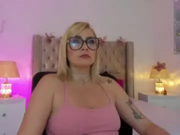 Chaturbate Live Sex of candiegilson__