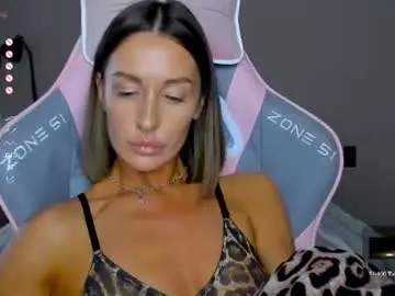 Chaturbate Watch Live Sex Cams of tina__bestie