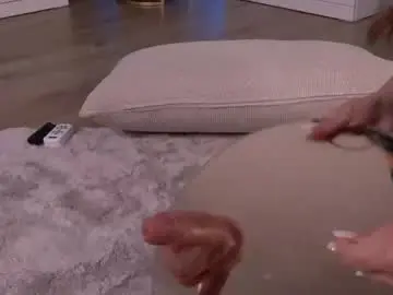 Chaturbate Watch Live Sex Cams of tinydoll_xo