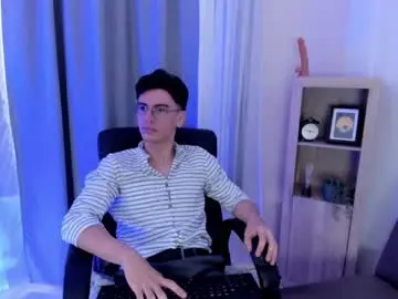 Chaturbate Live Sex Cam of evans_lubov