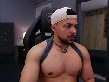 Chaturbate Nude Webcam of loganmartinx