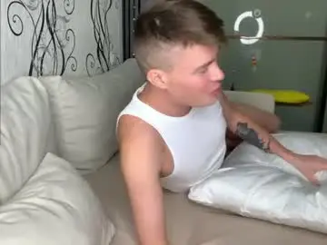 Chaturbate Adult Webcam of holy_eggs_00