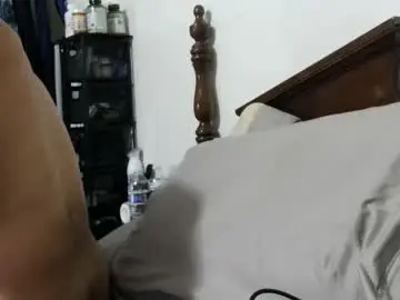 Chaturbate Live Porn of fitcurvyman4fun_69