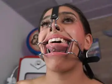 Chaturbate Live Sex Cam of miss___sabrina
