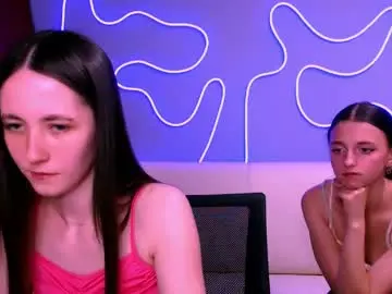 Chaturbate Sex Cam of caroline_honeyy