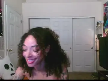 Chaturbate Adult Video Chat of gunzinrose