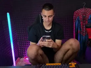 Chaturbate Live Sex Cam of hols_20