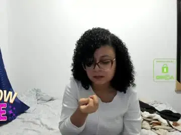 Chaturbate Live Sex Cam of bonnie_lam_
