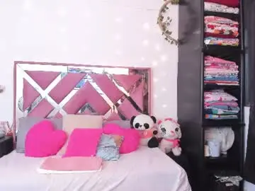 Chaturbate Live Sex Cam of bellalumi