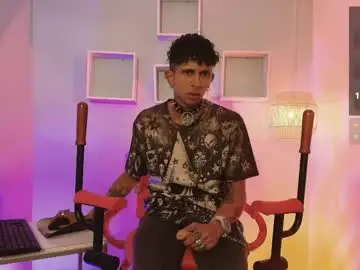 Chaturbate Live Sex Cam of maximoking26