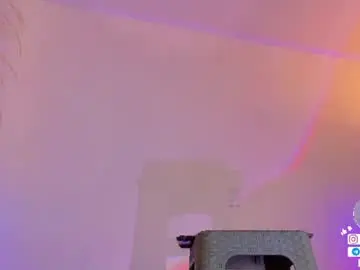 Chaturbate Live Sex Cam of liiamluna