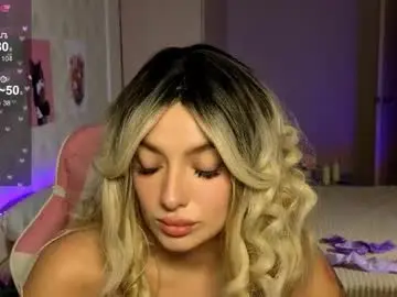 Chaturbate Nude Webcam of emily_tyler19