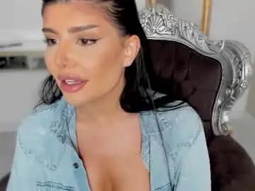 Chaturbate Live Sex Cam of moniqueeass