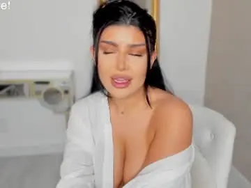 Chaturbate Live Sex Cam of moniqueeass