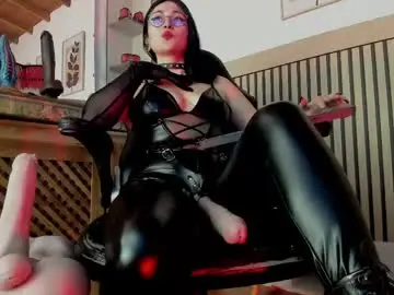 Chaturbate Best live sex cam show of madame_ibby