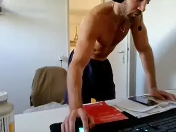 Chaturbate Live Sex Cam of alphah_hunk