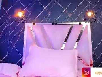 Chaturbate Nude Webcam of mia77_