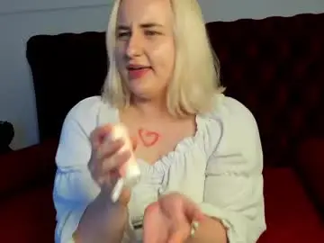 Chaturbate Watch Live Sex Cams of lioraardyn