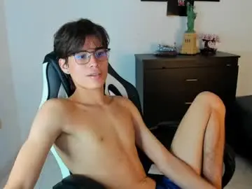 Chaturbate Nude Webcam of ryan_bronw