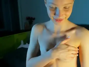 Chaturbate Sex Cam of 18kira18