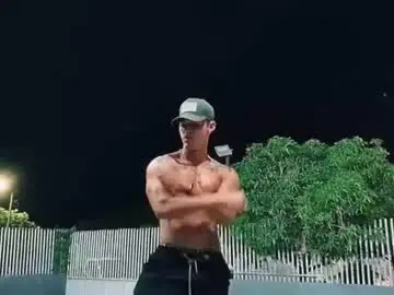Chaturbate Live Sex Cam of chris_angel01