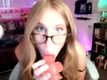 Chaturbate Best live sex cam show of wolfie_777