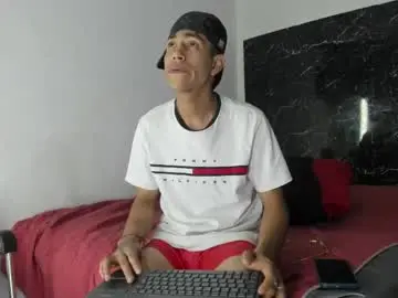 Chaturbate Live Sex of alejitoo_23