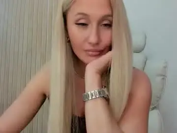 Chaturbate Live Sex Cam of katrina_moor