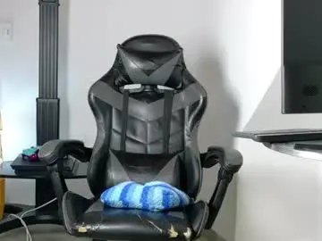 Chaturbate Watch Live Sex Cams of harry_brown2324
