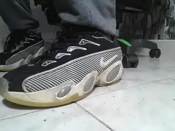 Chaturbate Live Porn of srfindomfeet_