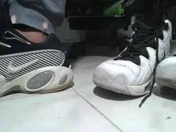Chaturbate Live Sex of srfindomfeet_