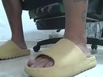 Chaturbate Adult Video Chat of srfindomfeet_