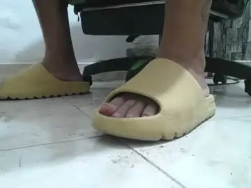 Chaturbate Watch Live Sex Cams of srfindomfeet_