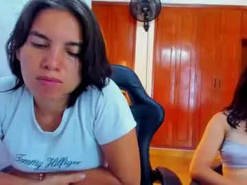 Chaturbate Best live sex cam show of emily_and_soffy