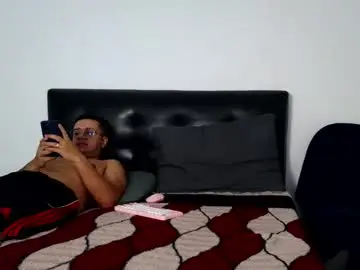 Chaturbate Sex Chat of max_and_lilu2