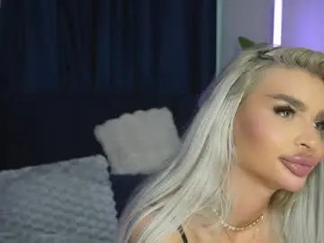Chaturbate Live Sex Cam of chrystalcade