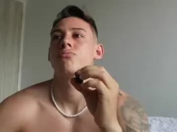 Chaturbate Live Sex Cam of muscle_king_cum