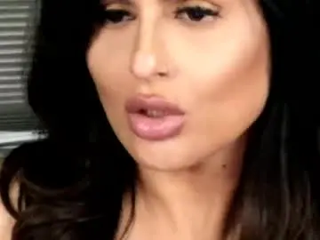 Chaturbate Watch Live Sex Cams of kxaxmichelle