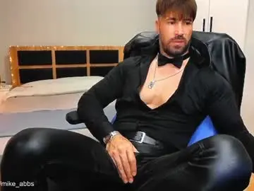 Chaturbate Live Sex Cam of mikestrip