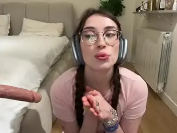 Chaturbate Free Porn Cam of kellyberry__
